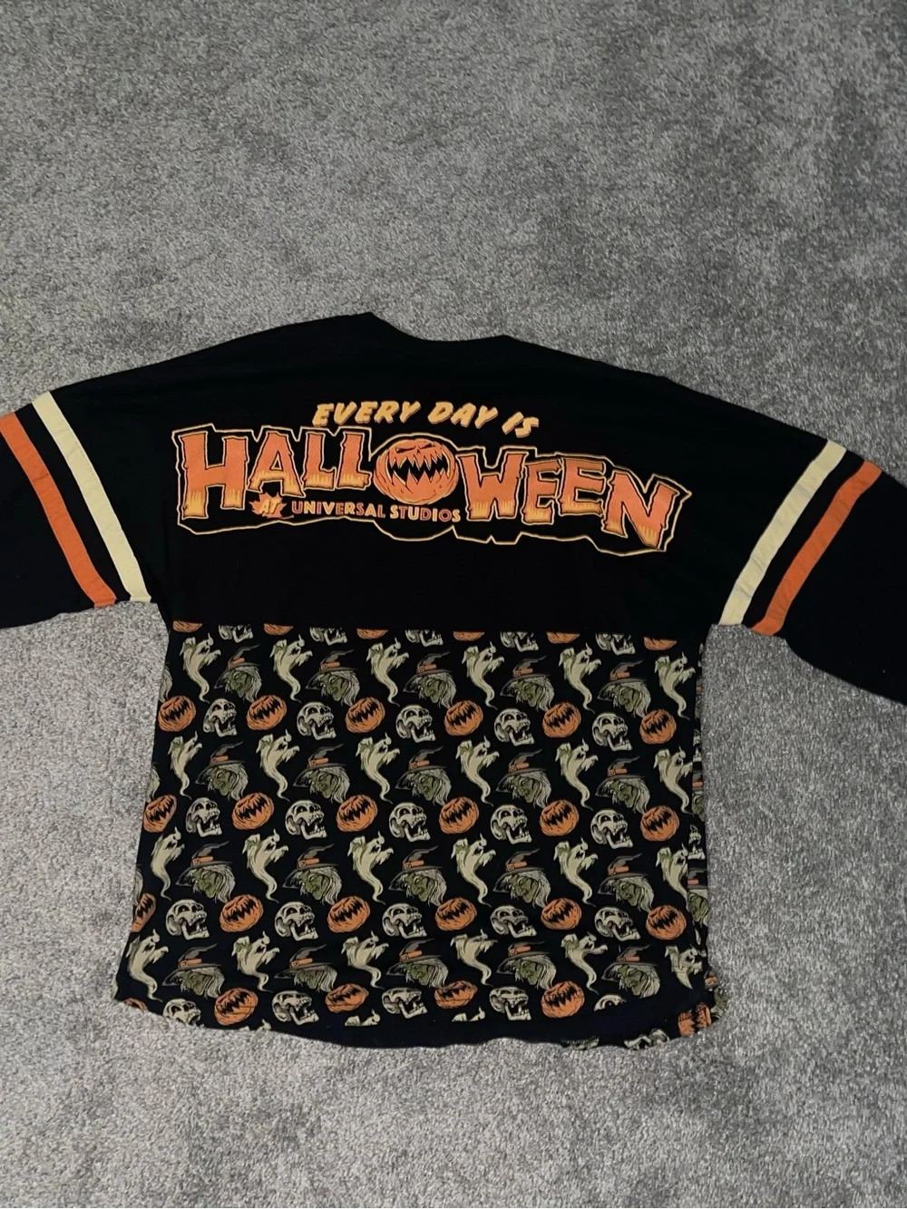 Universal Studios Halloween Horror Nights 2022 Varsity Tee Size Large